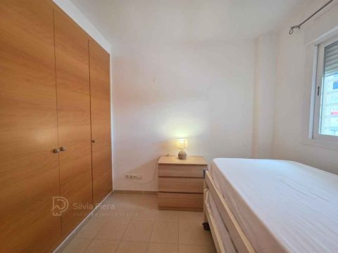Imagen de propiedad inmobiliaria disponible: Apartamento en alquiler anual en El Verger con terraza, piscina y garaje. Asesoramiento experto por Silvia Piera en Dénia ...