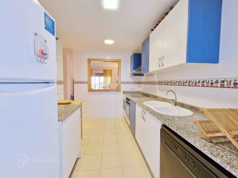 Imagen de propiedad inmobiliaria disponible: Apartamento en alquiler anual en El Verger con terraza, piscina y garaje. Asesoramiento experto por Silvia Piera en Dénia ...