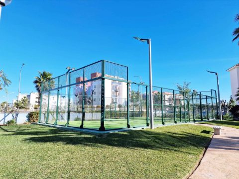 Imagen de propiedad inmobiliaria disponible: Apartamento en alquiler anual en El Verger con terraza, piscina y garaje. Asesoramiento experto por Silvia Piera en Dénia ...