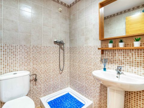Imagen de propiedad inmobiliaria disponible: Apartamento en alquiler anual en El Verger con terraza, piscina y garaje. Asesoramiento experto por Silvia Piera en Dénia ...