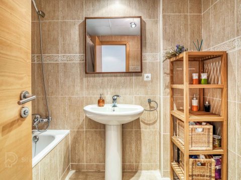 Imagen de propiedad inmobiliaria disponible: Apartamento en alquiler anual en El Verger con terraza, piscina y garaje. Asesoramiento experto por Silvia Piera en Dénia ...