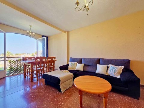Imagen de propiedad inmobiliaria disponible: Apartamento en la playa de Las Marinas de Denia. Asesoramiento experto por Silvia Piera en Dénia y la Costa Blanca.