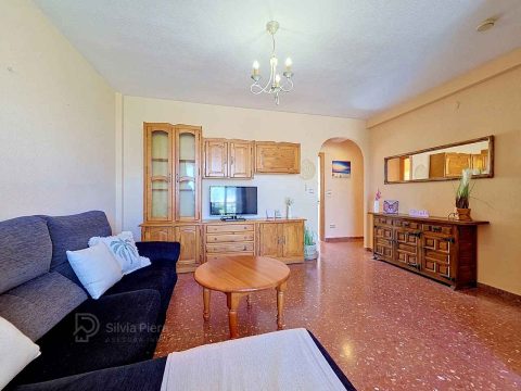 Imagen de propiedad inmobiliaria disponible: Apartamento en la playa de Las Marinas de Denia. Asesoramiento experto por Silvia Piera en Dénia y la Costa Blanca.