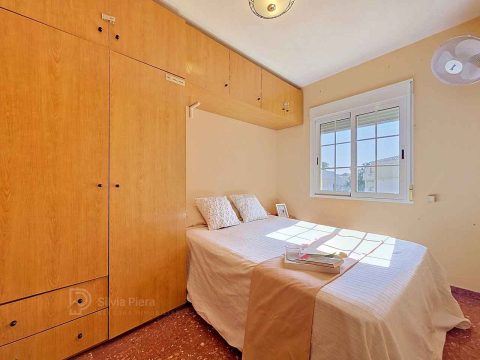 Imagen de propiedad inmobiliaria disponible: Apartamento en la playa de Las Marinas de Denia. Asesoramiento experto por Silvia Piera en Dénia y la Costa Blanca.