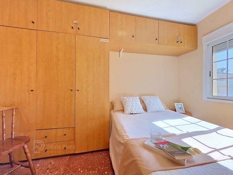 Imagen de propiedad inmobiliaria disponible: Apartamento en la playa de Las Marinas de Denia. Asesoramiento experto por Silvia Piera en Dénia y la Costa Blanca.